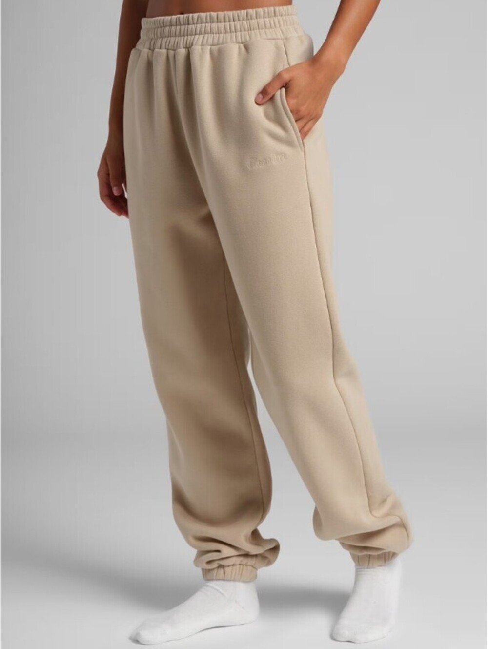 COMFRT NWOT Signature Cuffed Leg Sweatpants Almond Size [L]